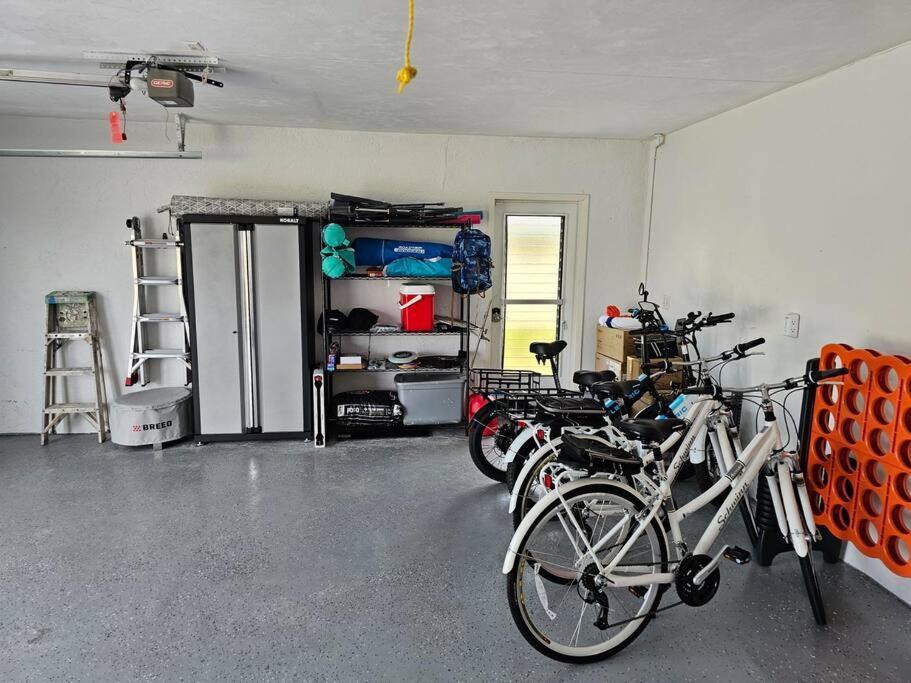 Cozy Retreat, Heated Pool, Water Canal, Bikes,3 Bedroom Cape Coral Exterior photo