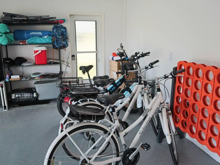 Cozy Retreat, Heated Pool, Water Canal, Bikes,3 Bedroom Cape Coral Exterior photo