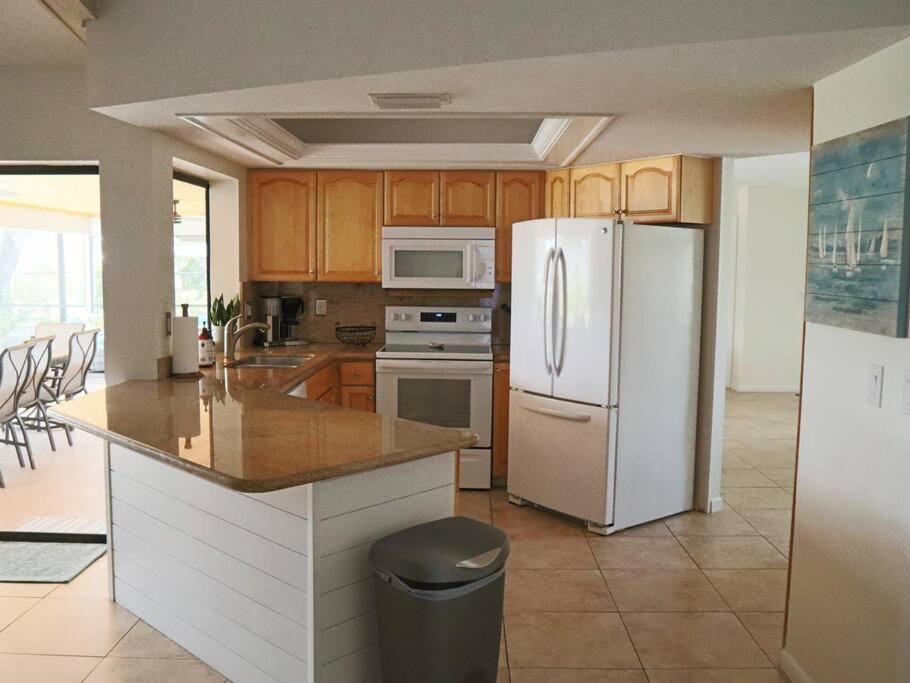 Cozy Retreat, Heated Pool, Water Canal, Bikes,3 Bedroom Cape Coral Exterior photo
