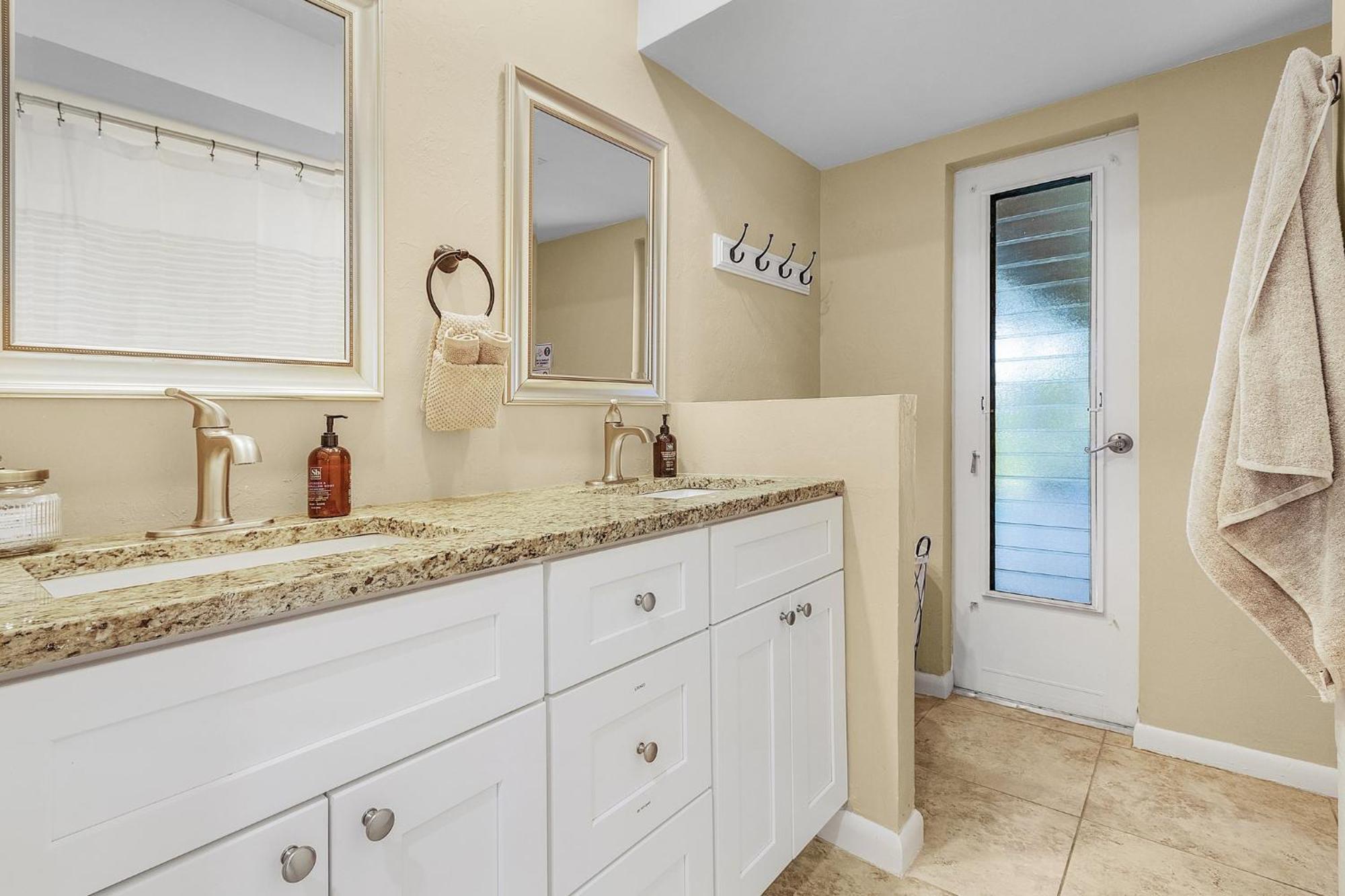 Cozy Retreat, Heated Pool, Water Canal, Bikes,3 Bedroom Cape Coral Exterior photo