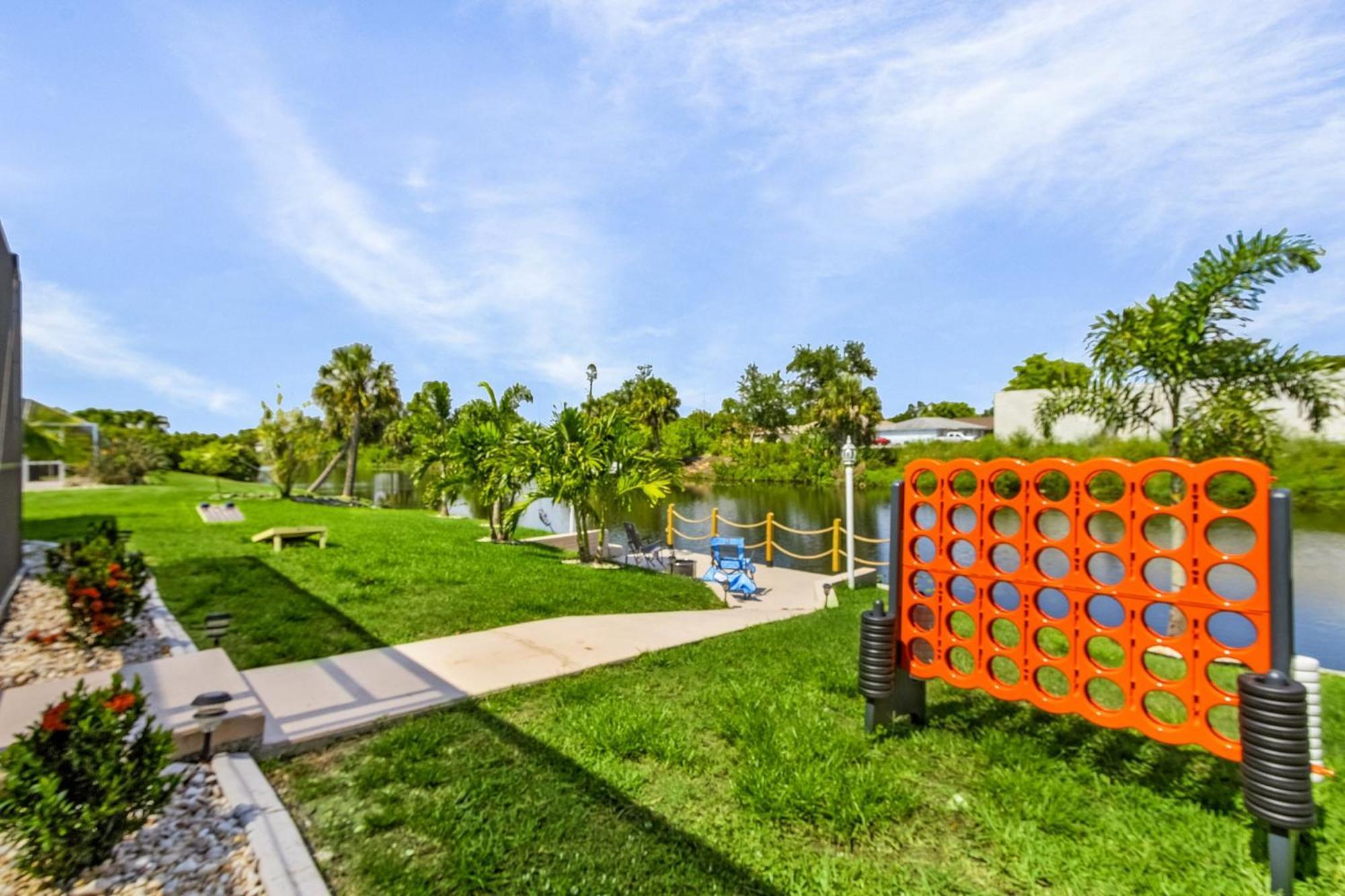 Cozy Retreat, Heated Pool, Water Canal, Bikes,3 Bedroom Cape Coral Exterior photo