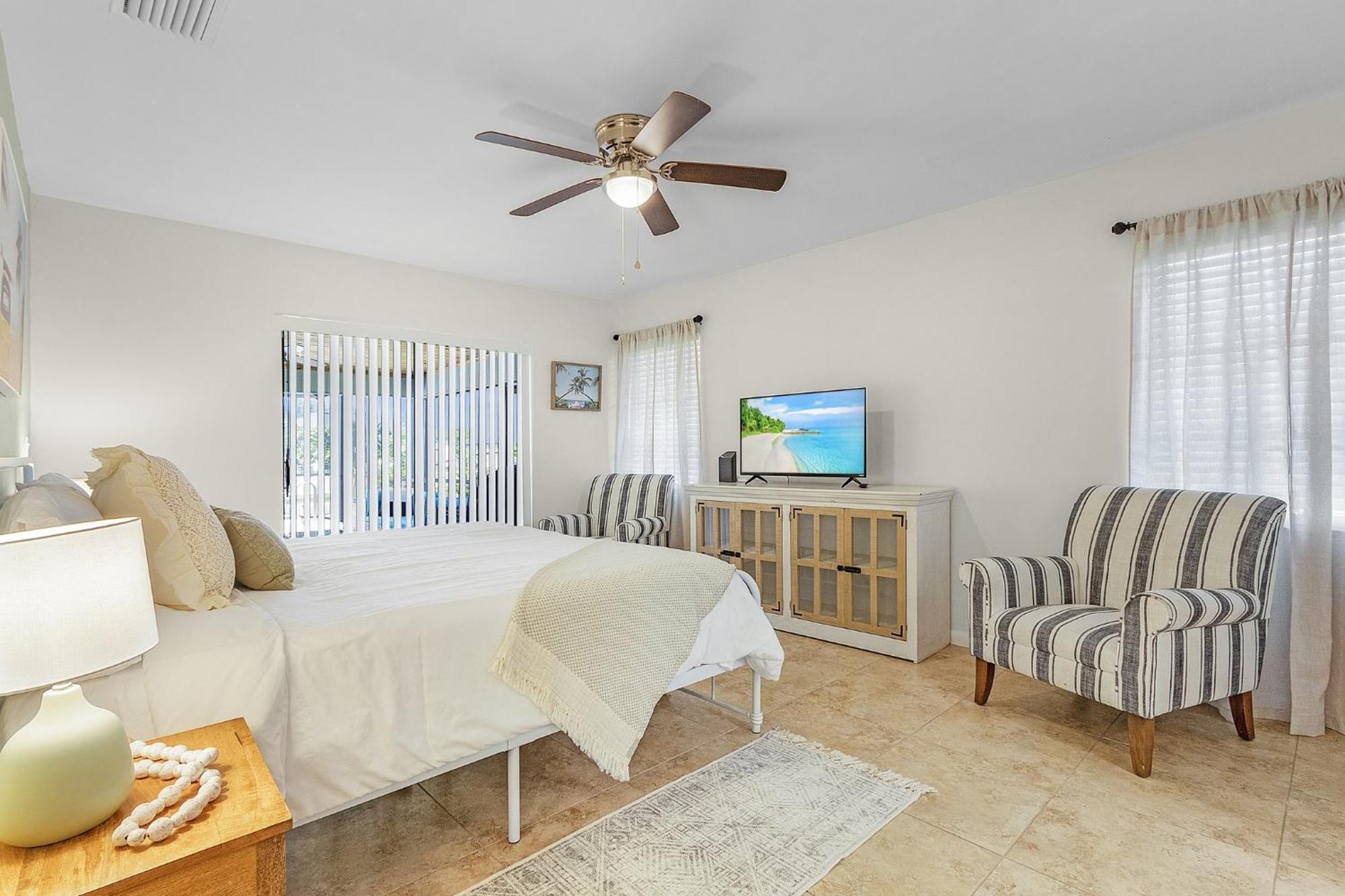 Cozy Retreat, Heated Pool, Water Canal, Bikes,3 Bedroom Cape Coral Exterior photo