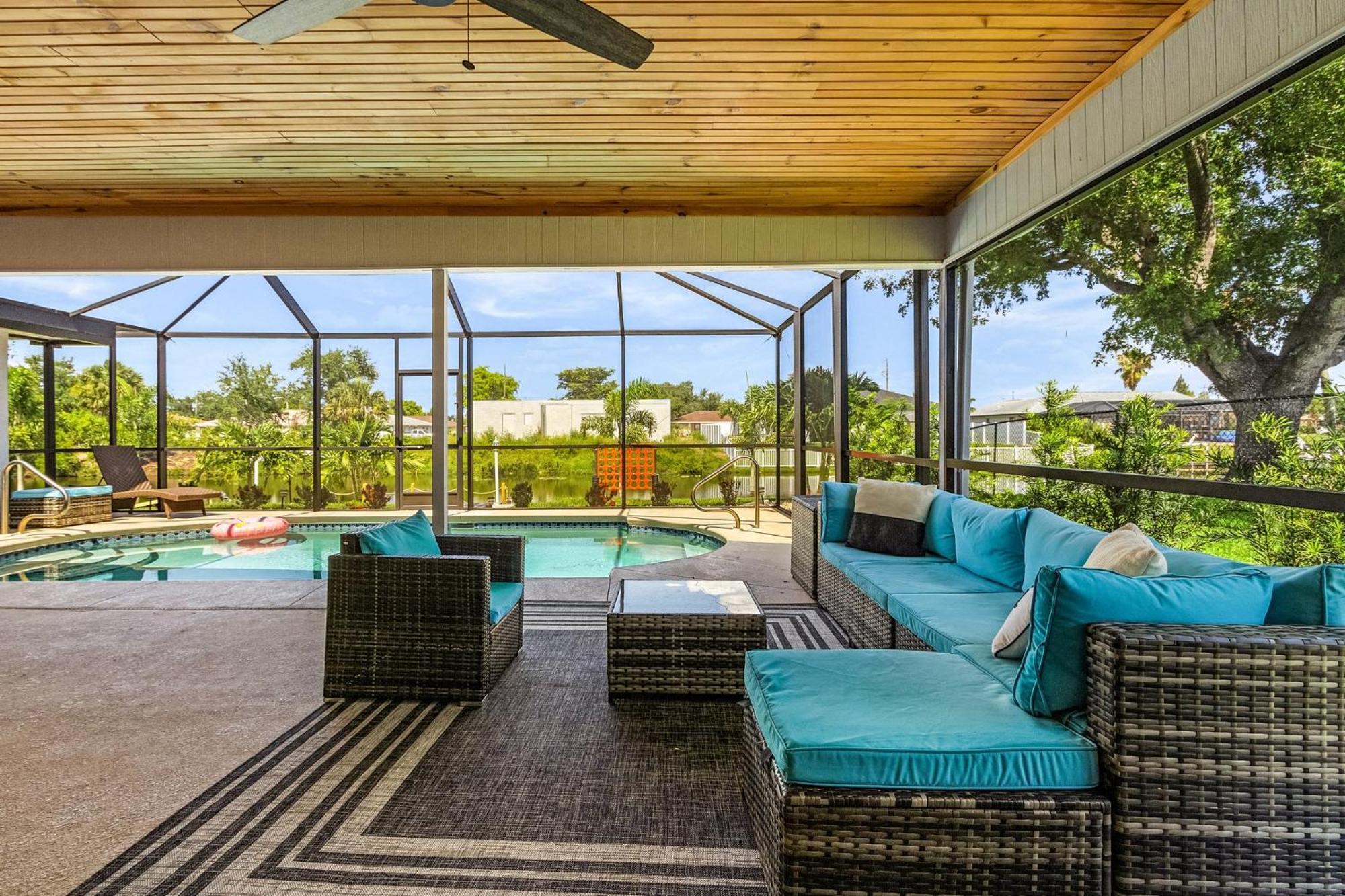 Cozy Retreat, Heated Pool, Water Canal, Bikes,3 Bedroom Cape Coral Exterior photo